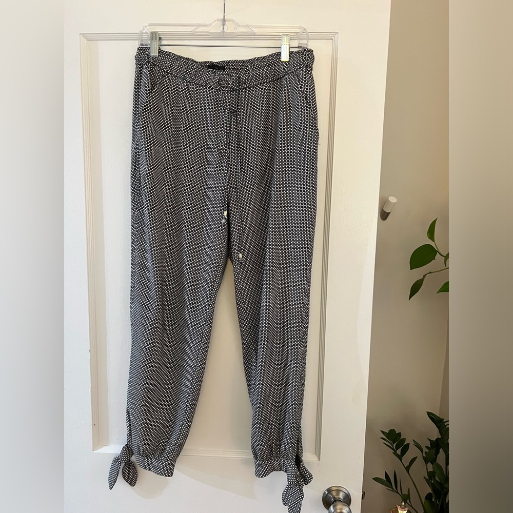 White House Black Market cropped jogger size 8